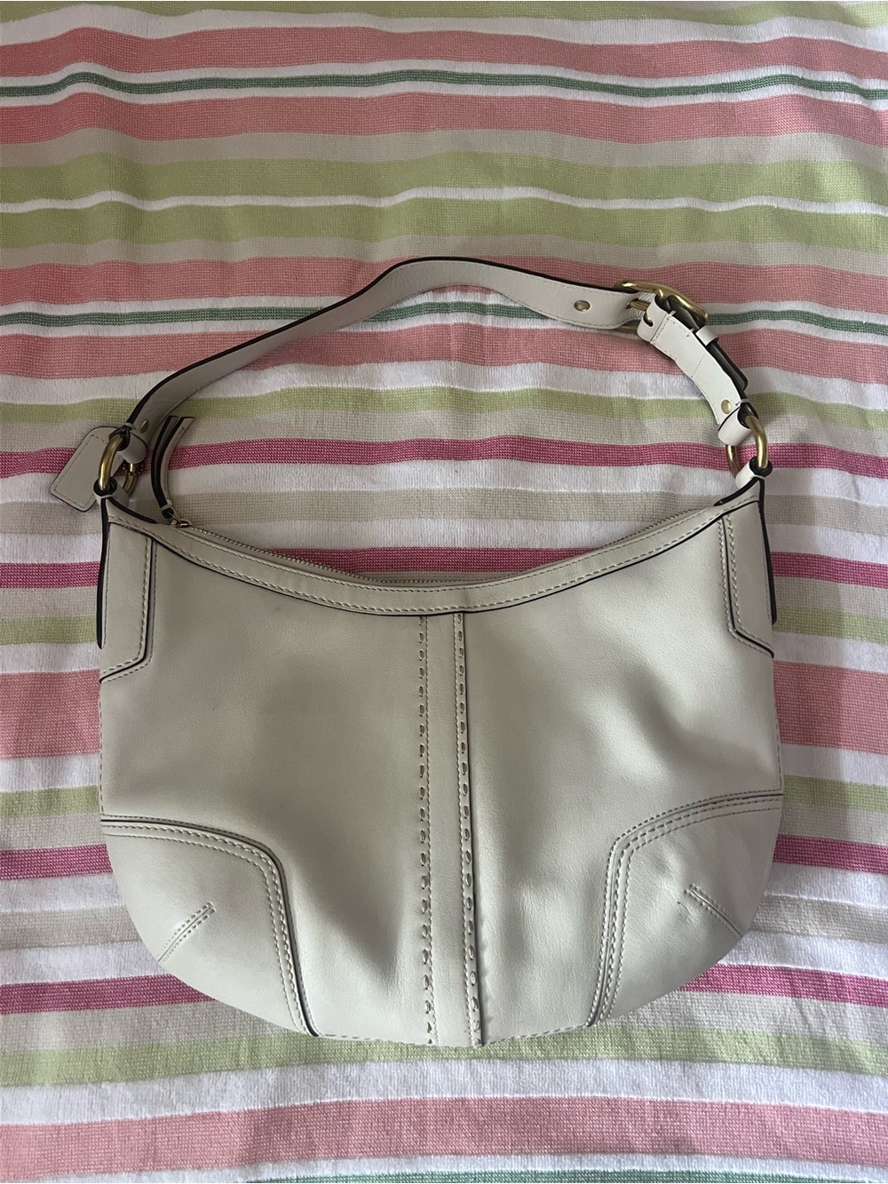 Coach Cream Leather Shoulder Bag with Brass Hardware - Picture 6 of 6